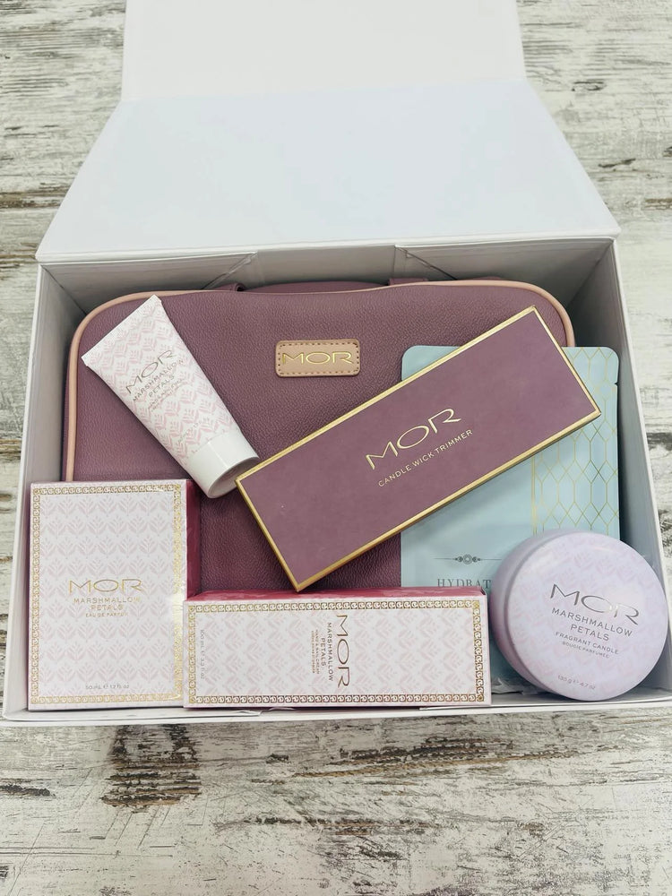 MOR Marshmallow Petals 'Lay Me In Petals' Lux Gift Pamper Box Style House Fashion