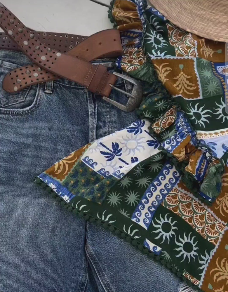 
            
                Load and play video in Gallery viewer, Jaase Clover Top Blouse with Off Shoulder Boho Sleeve - Emerald Cove
            
        