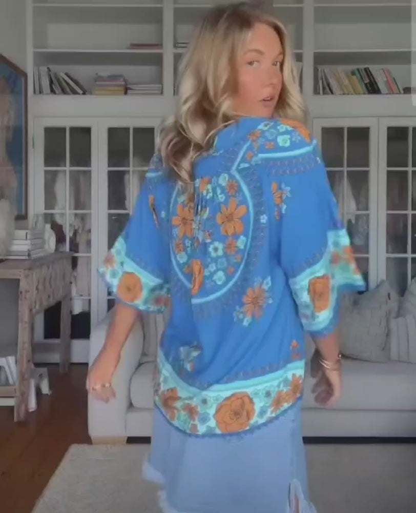 
            
                Load and play video in Gallery viewer, Jaase Gabriella Blouse Top with V Neck Lantern Sleeve - Riviera
            
        