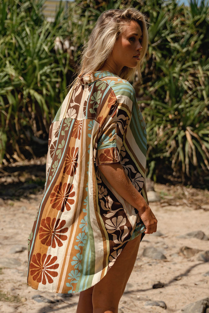 Jaase River Shirt Blouse with V Neck Collar Buttoned Front - Cacao Mist - Style House Fashion Jaase Jaase