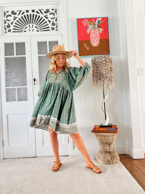 Jaase Adela Dress with Buttoned Bodice V-Neck Pockets - Viridian - Style House Fashion Jaase