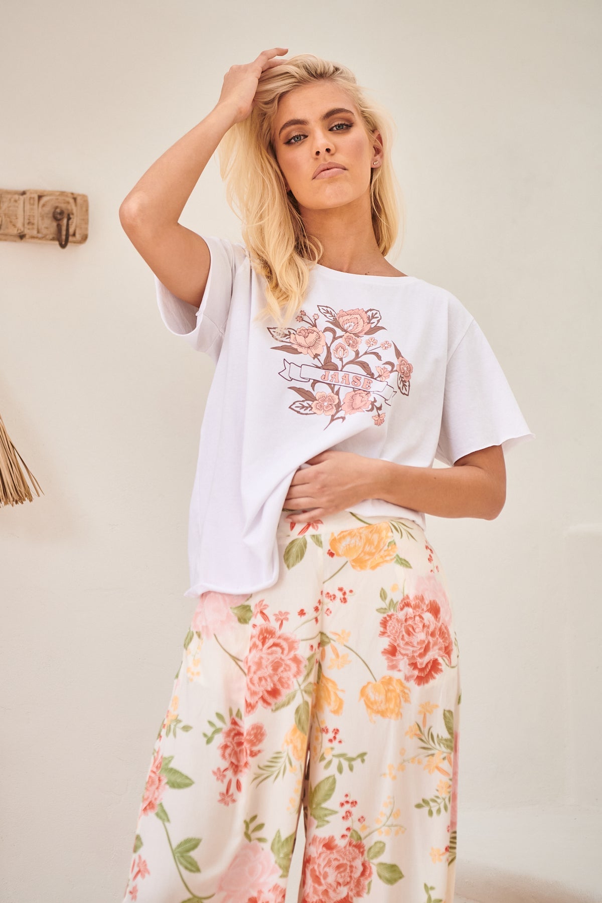 Jaase Lotus Flower Vintage Graphic T-Shirt with Raw Edge Round Neck - White - Style House Fashion