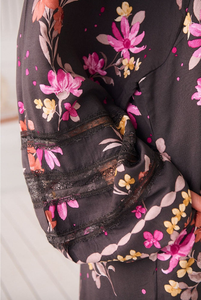Jaase Eliza Blouse with V-Neck Lace Buttons Balloon Sleeve - Monarch Bloom - Style House Fashion